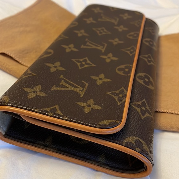 Louis Vuitton Pochette Twin GM M51852 Monogram Canvas Crossbody Bag - Picture 7 of 15